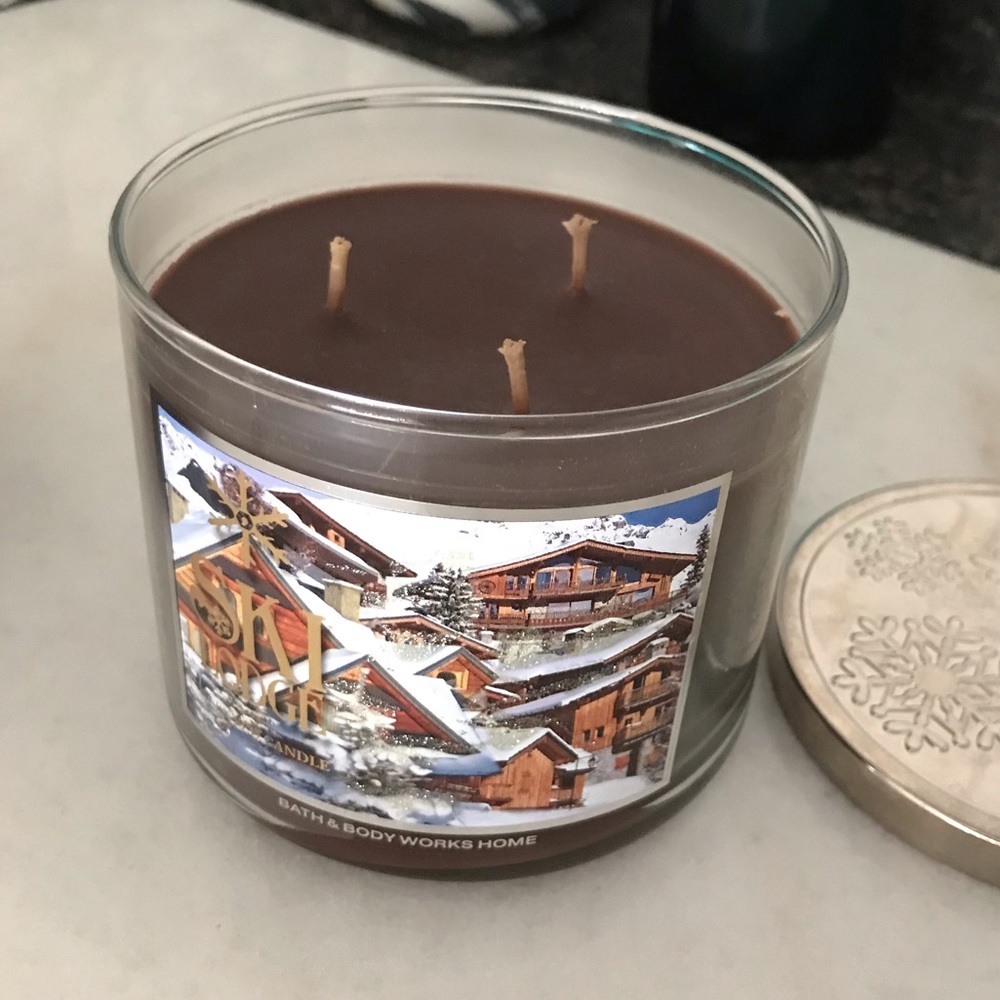Bath and body works ski lodge candle